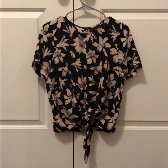 Madewell Silk Button-Back Tie Tee in White Orchard - Picture 2 of 6